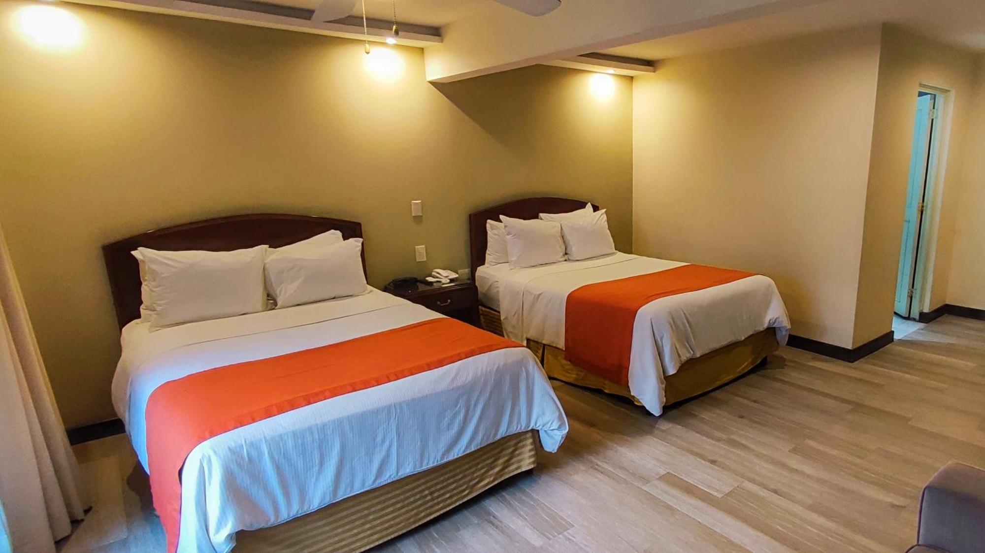 Hotel San Carlos Guatemala City Exterior photo